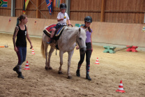 Hippotherapie Reittherapie Eierlaufen Pferd